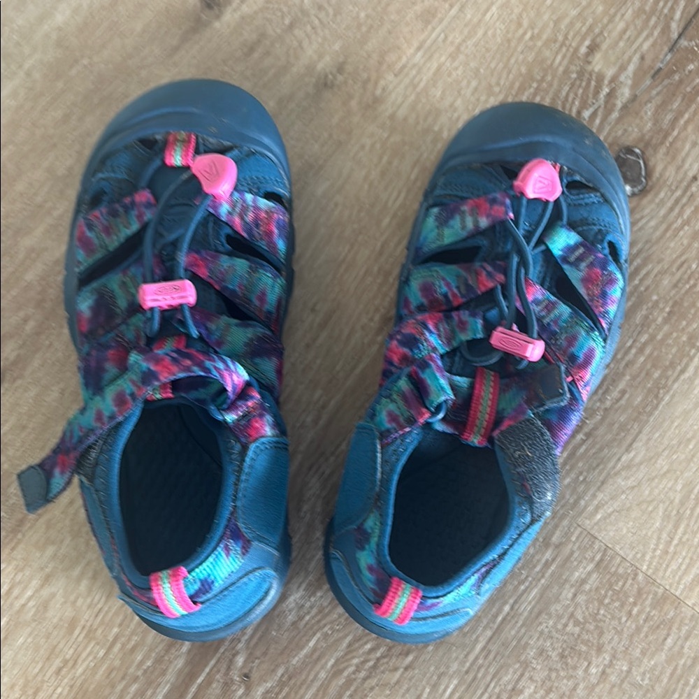 Keen water/ play shoes